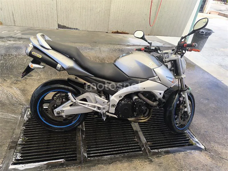 Suzuki GSR600 - Vista 4