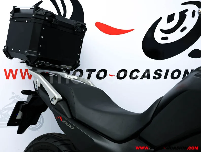 Honda XL750 Transalp - Vista 11
