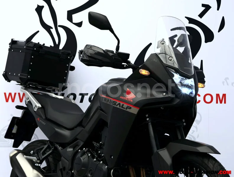 Honda XL750 Transalp - Vista 4