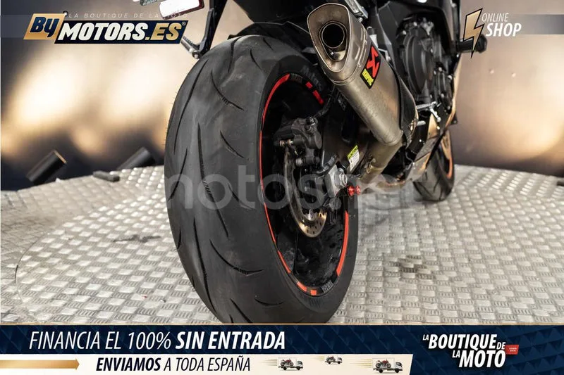 Yamaha YZF-R1 - Vista 24