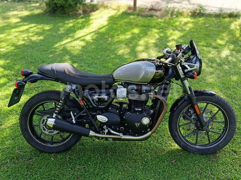 Triumph Street Cup - Vista 21