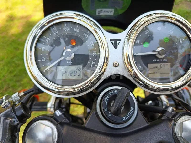 Triumph Street Cup - Vista 7