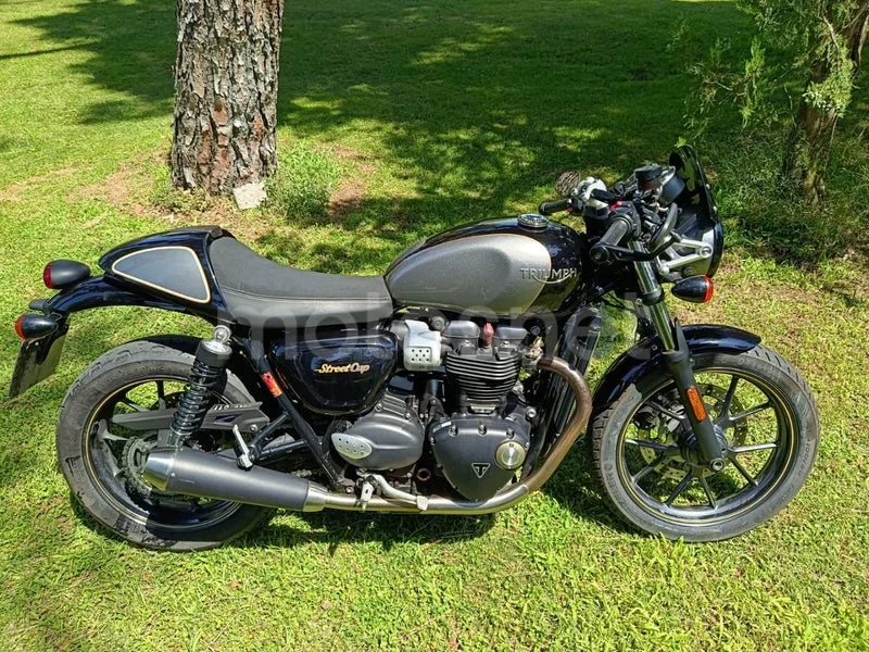 Triumph Street Cup - Vista 9