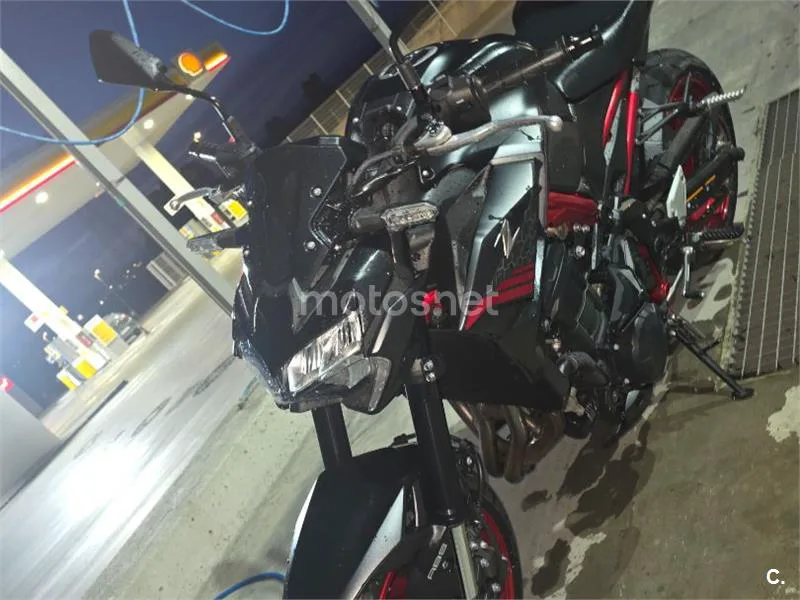 Kawasaki Z900 - Vista 10