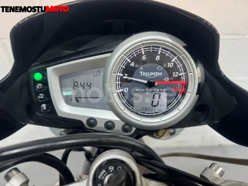 Triumph Street Triple - Vista 11