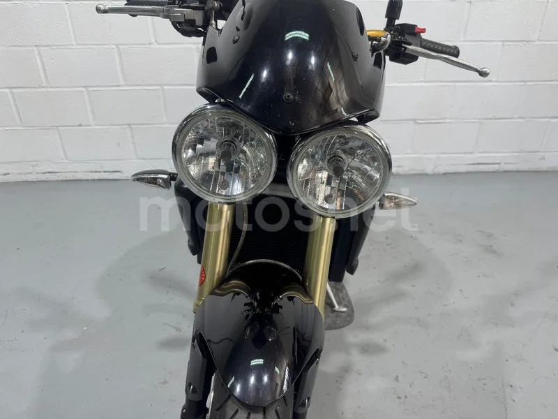Triumph Street Triple - Vista 18