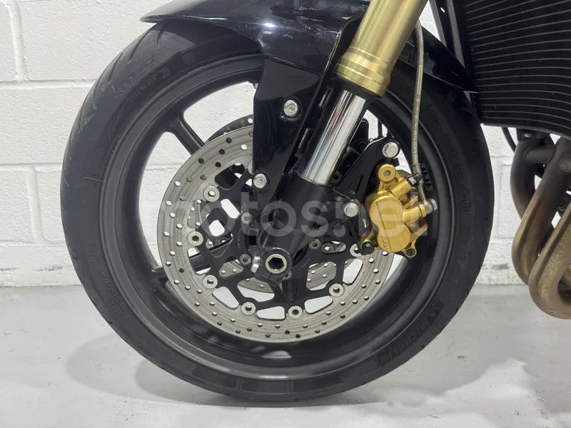 Triumph Street Triple - Vista 19