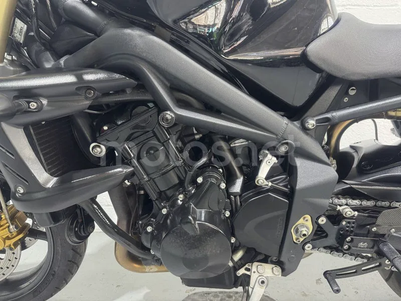 Triumph Street Triple - Vista 22