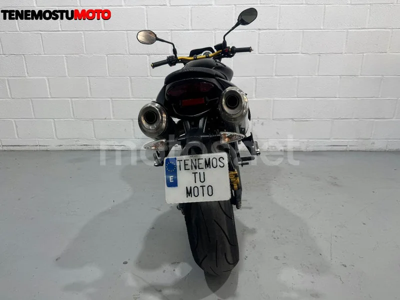 Triumph Street Triple - Vista 8