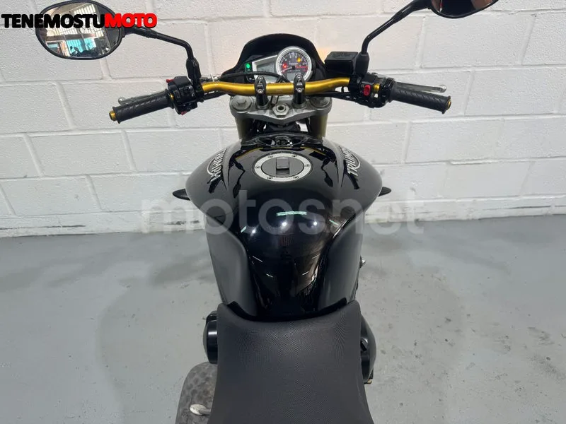 Triumph Street Triple - Vista 9