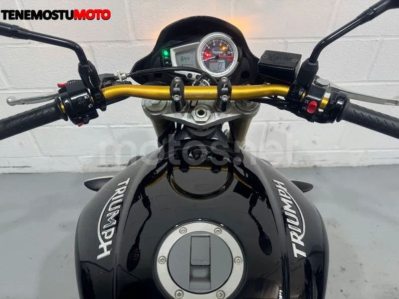 Triumph Street Triple - Vista 10
