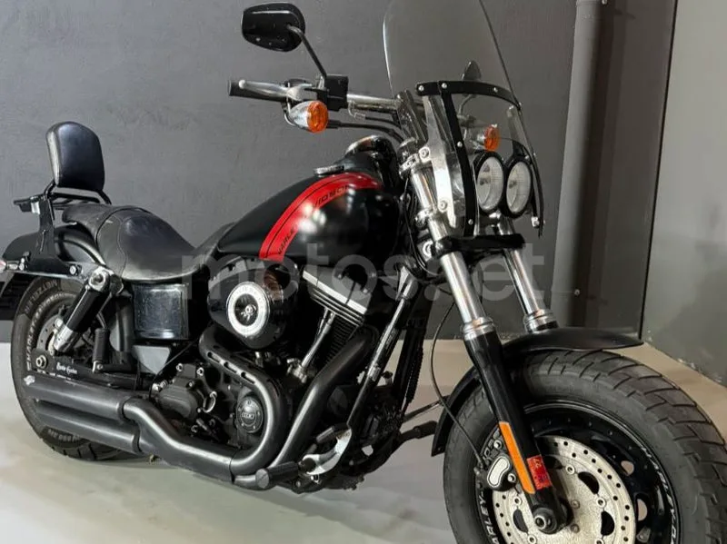 Harley-Davidson Dyna Street Bob - Vista 14