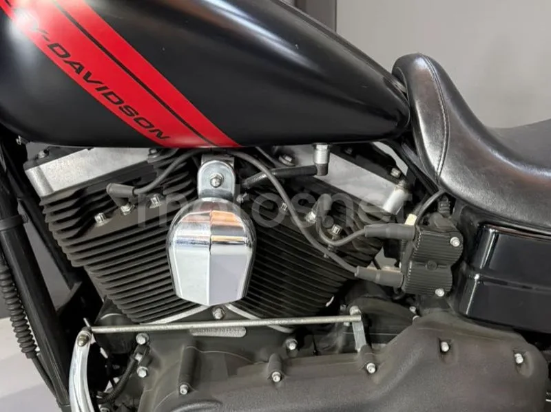 Harley-Davidson Dyna Street Bob - Vista 4