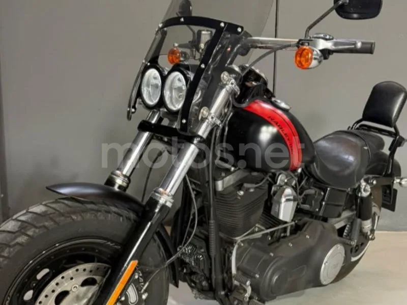 Harley-Davidson Dyna Street Bob - Vista 6