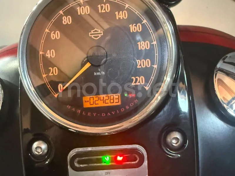 Harley-Davidson Dyna Street Bob - Vista 9