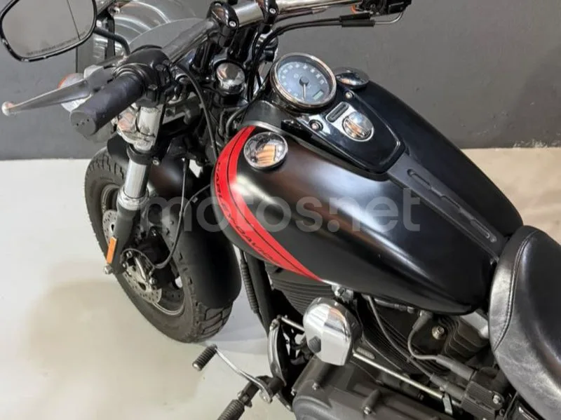 Harley-Davidson Dyna Street Bob - Vista 10