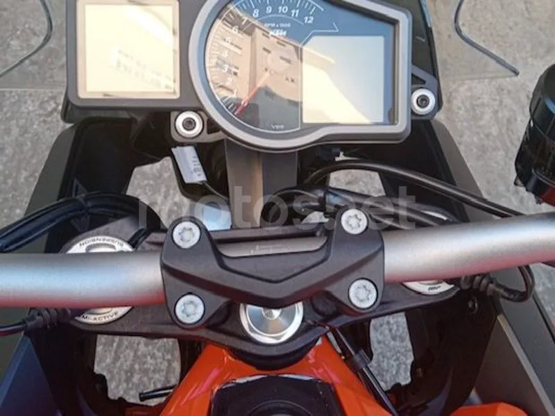 KTM 1290 Super Duke GT - Vista 14
