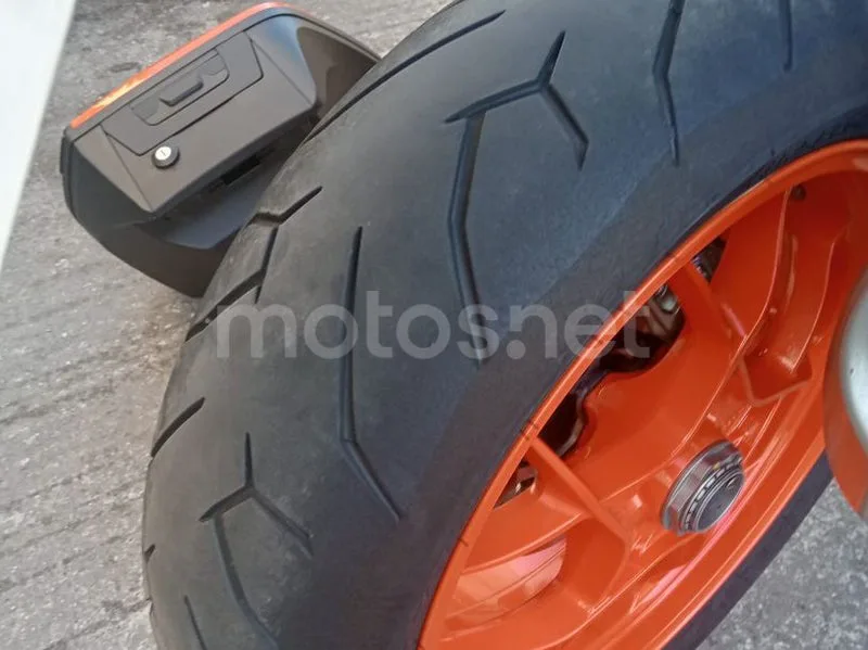 KTM 1290 Super Duke GT - Vista 18