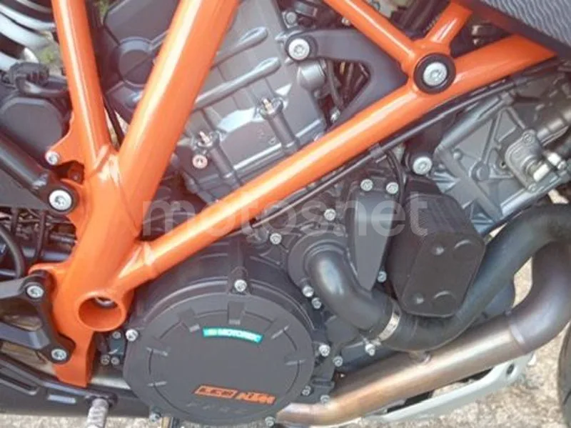 KTM 1290 Super Duke GT - Vista 19