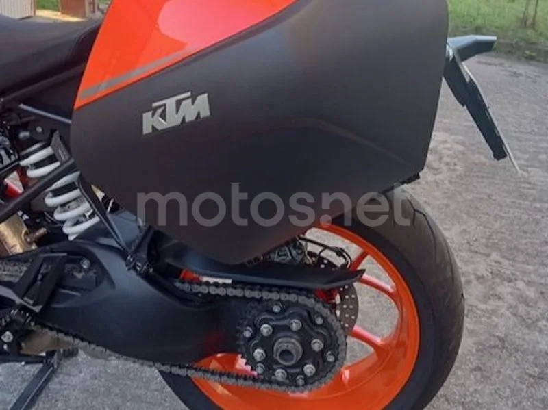 KTM 1290 Super Duke GT - Vista 3
