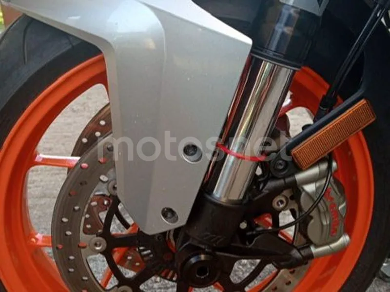 KTM 1290 Super Duke GT - Vista 22
