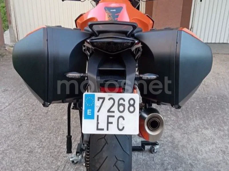 KTM 1290 Super Duke GT - Vista 24
