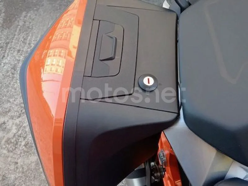 KTM 1290 Super Duke GT - Vista 28