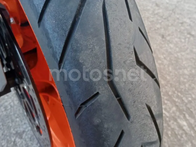 KTM 1290 Super Duke GT - Vista 5