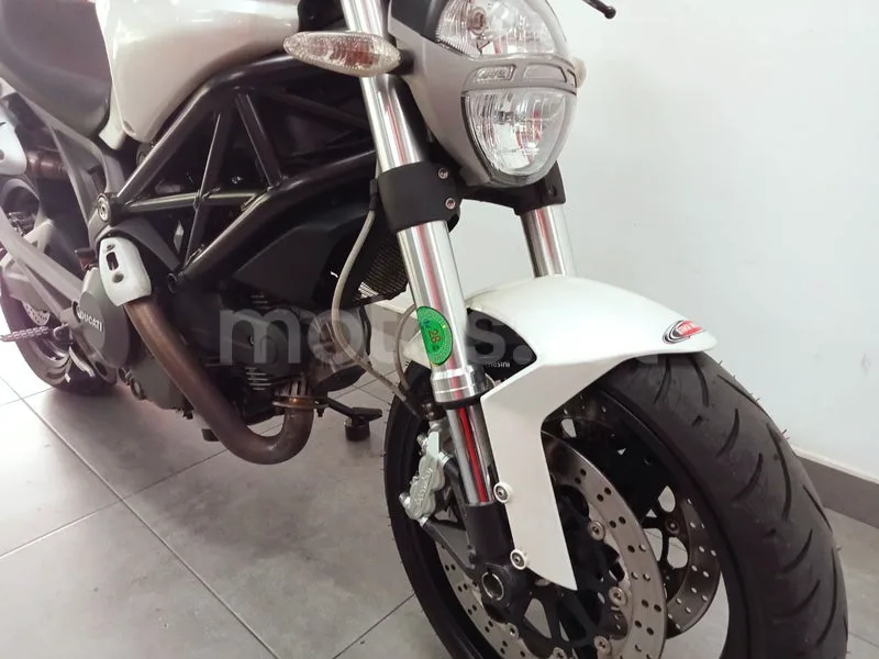 Ducati Monster 696 - Vista 11