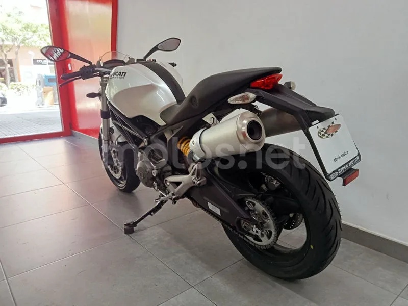 Ducati Monster 696 - Vista 5