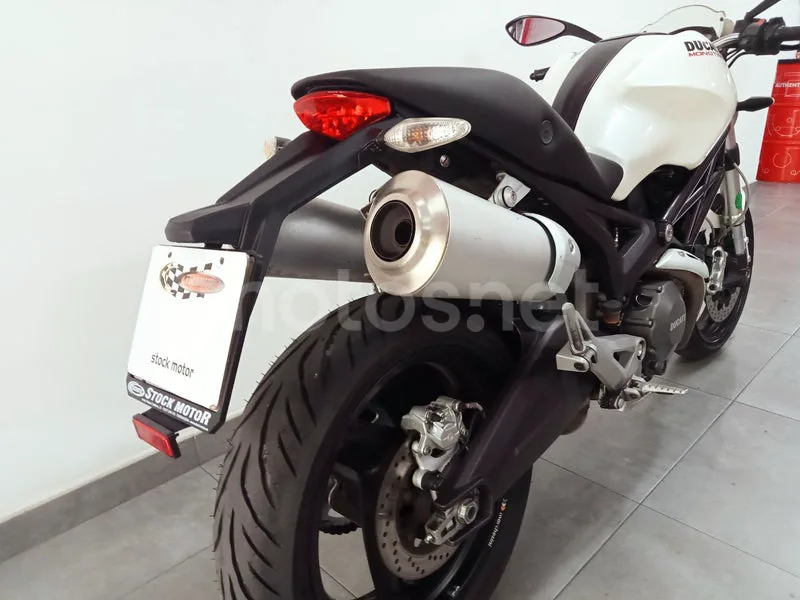 Ducati Monster 696 - Vista 9