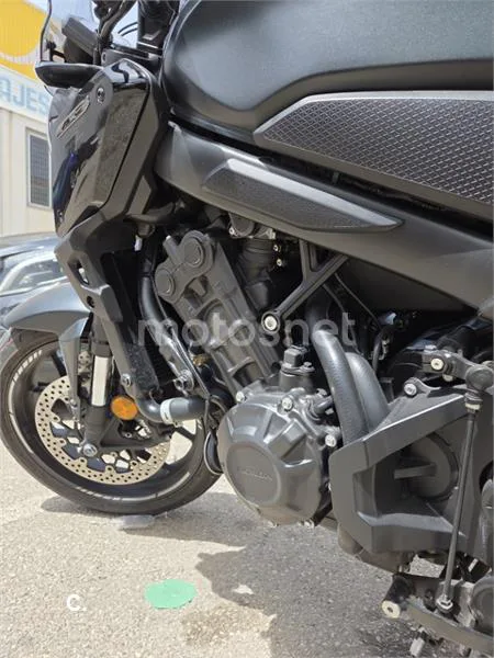 Honda CB650R - Vista 6