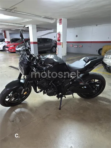 Honda CB650R - Vista 9