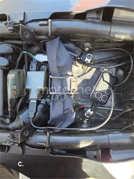 Honda CB650R - Vista 10