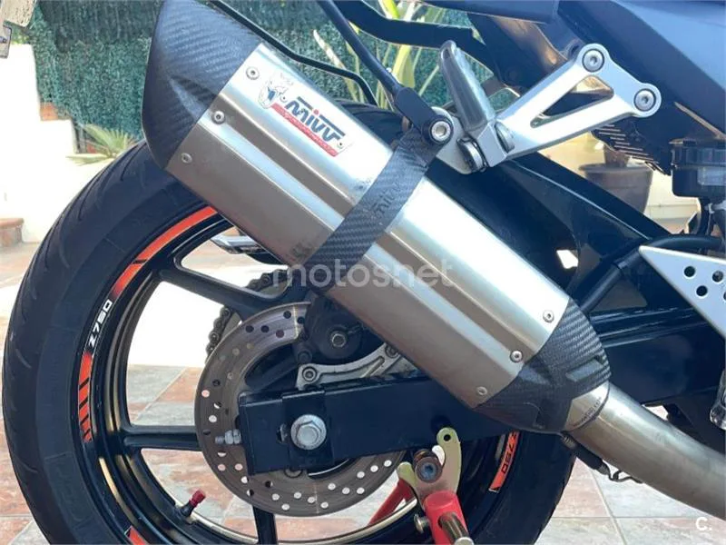 Kawasaki Z750 - Vista 4