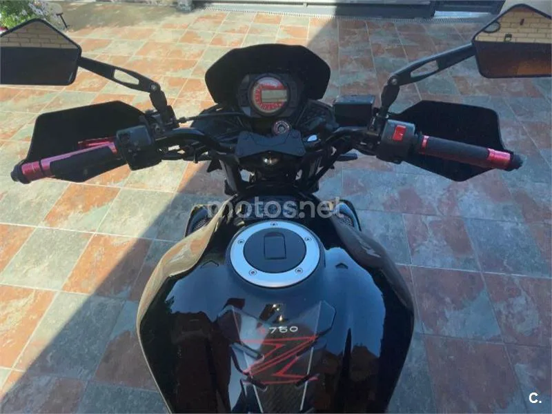 Kawasaki Z750 - Vista 7