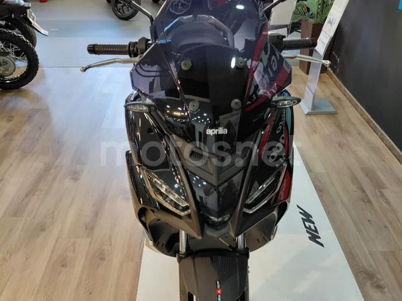 Aprilia SR GT 125 - Vista 5