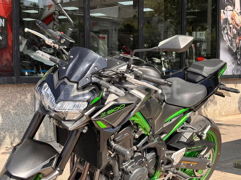 Kawasaki Z900 - Vista 16