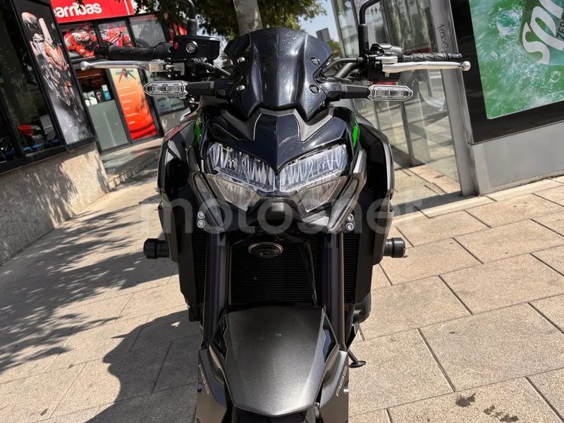 Kawasaki Z900 - Vista 5