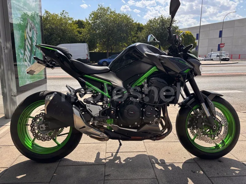 Kawasaki Z900 - Vista 6