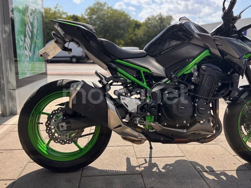 Kawasaki Z900 - Vista 8