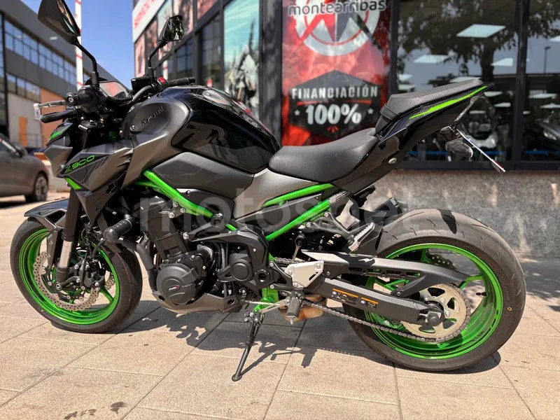 Kawasaki Z900 - Vista 10