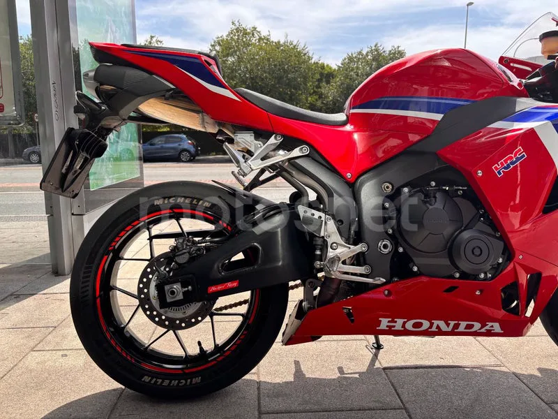 Honda CBR600RR - Vista 8