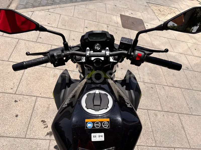 Kawasaki Z125 - Vista 13