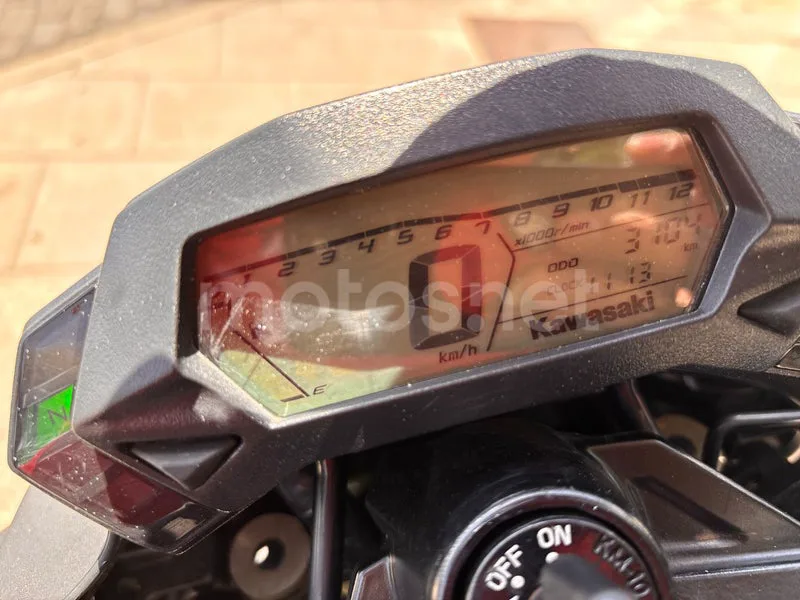 Kawasaki Z125 - Vista 17
