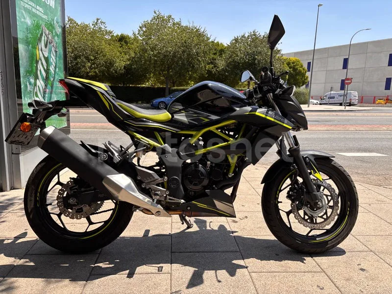 Kawasaki Z125 - Vista 6