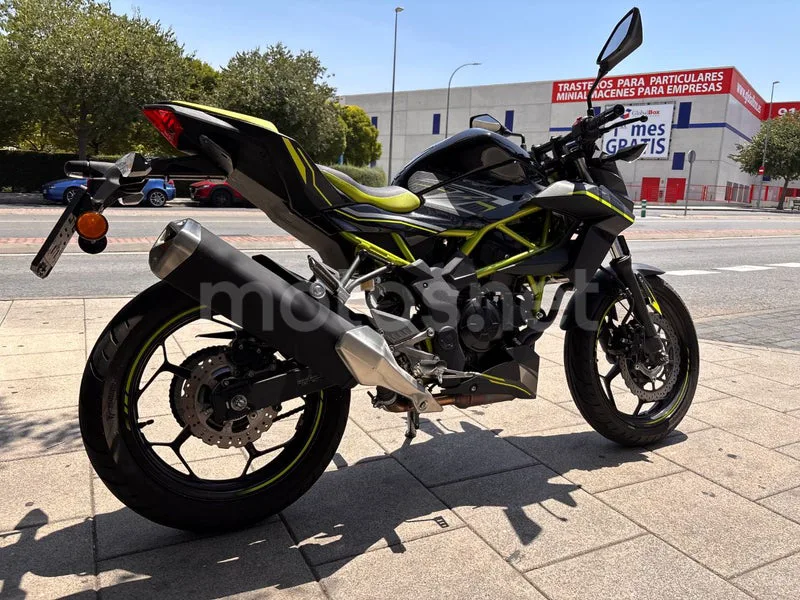 Kawasaki Z125 - Vista 9