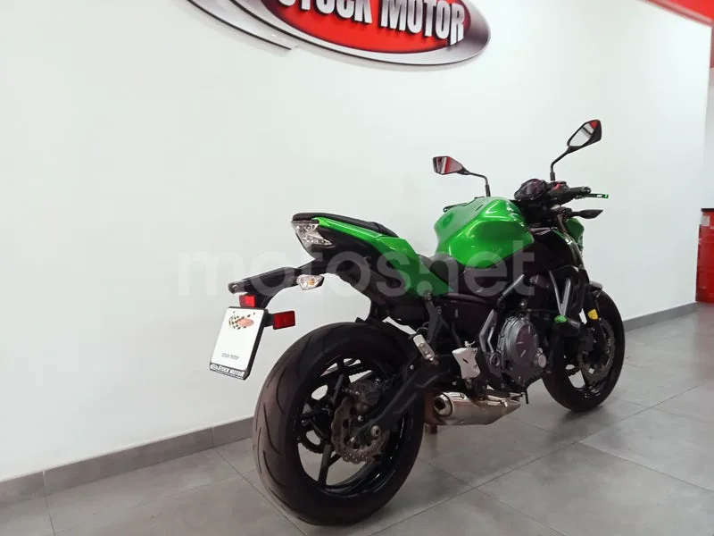 Kawasaki Z650 - Vista 8