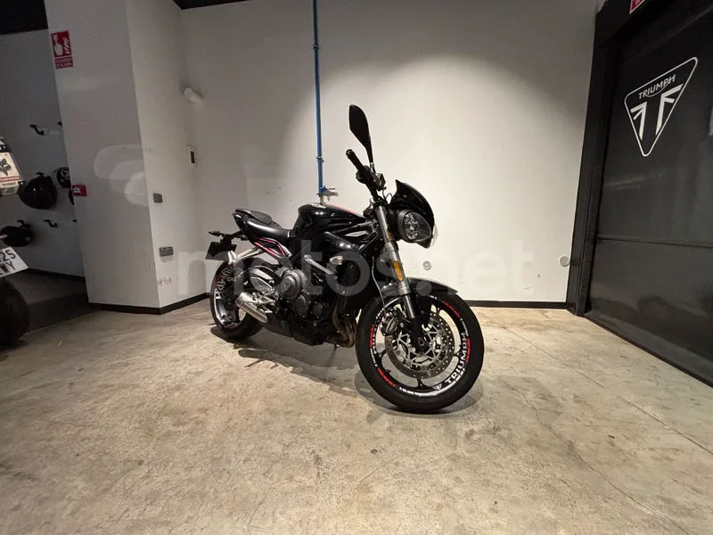 Triumph Street Triple 5499 € 2018 Madrid - 1