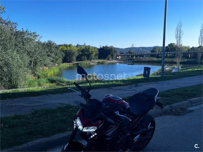 Kawasaki Z900 - Vista 3